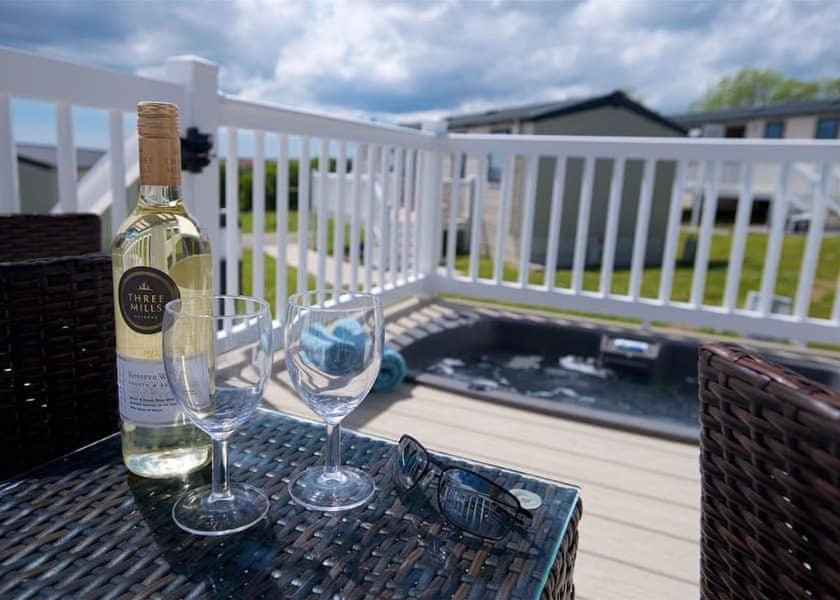 Our Goldfinch 1- Sleeps 2 Persons- Private Hot Tub-Pet Friendly-Tranquil Holiday Away From It All Yet Not Far From St Austell- The Holiday Home Has One Bedroom, Living And Dining Area, Equipped Kitchen-Decking-Outdoor Furniture-Fishing Lakes And More Grampound Exteriér fotografie