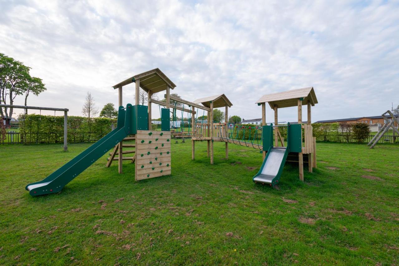 Our Goldfinch 1- Sleeps 2 Persons- Private Hot Tub-Pet Friendly-Tranquil Holiday Away From It All Yet Not Far From St Austell- The Holiday Home Has One Bedroom, Living And Dining Area, Equipped Kitchen-Decking-Outdoor Furniture-Fishing Lakes And More Grampound Exteriér fotografie